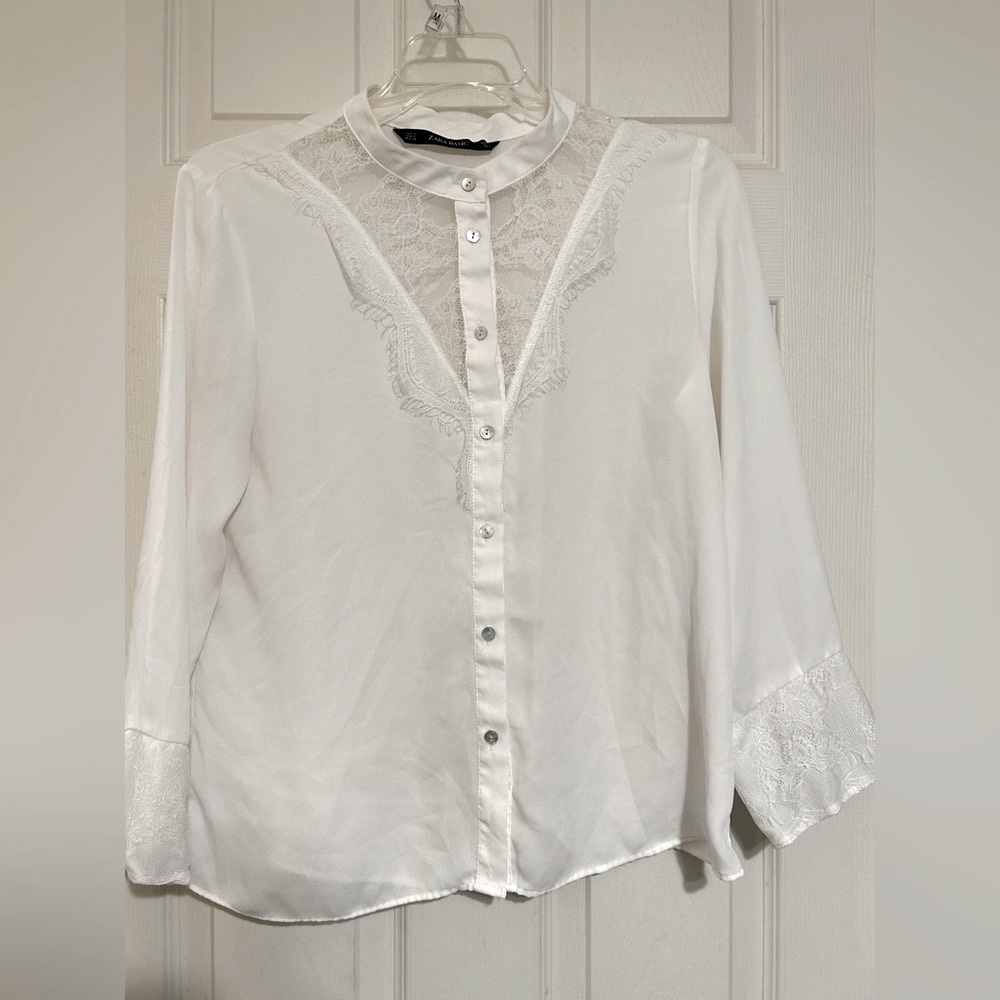 Zara Women’s White Long Sleeve Blouse with Lace trim at the top & sleeves
